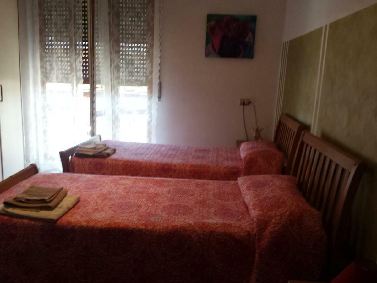 La Via Per Milano Hotel Vigevano Buitenkant foto