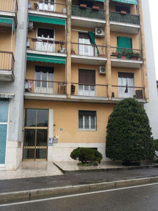 La Via Per Milano Hotel Vigevano Buitenkant foto