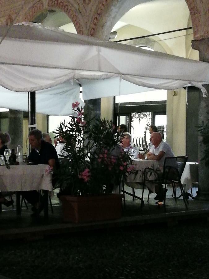 La Via Per Milano Hotel Vigevano Buitenkant foto