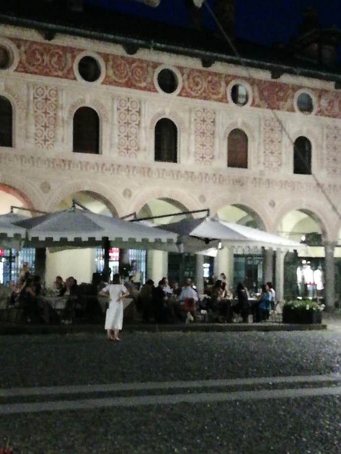 La Via Per Milano Hotel Vigevano Buitenkant foto